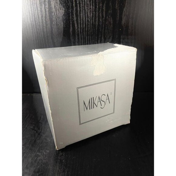 Mikasa Christmas Country Sleigh Ride Lidded Porcelain Lidded Dish Box Collectibl - Picture 4 of 7